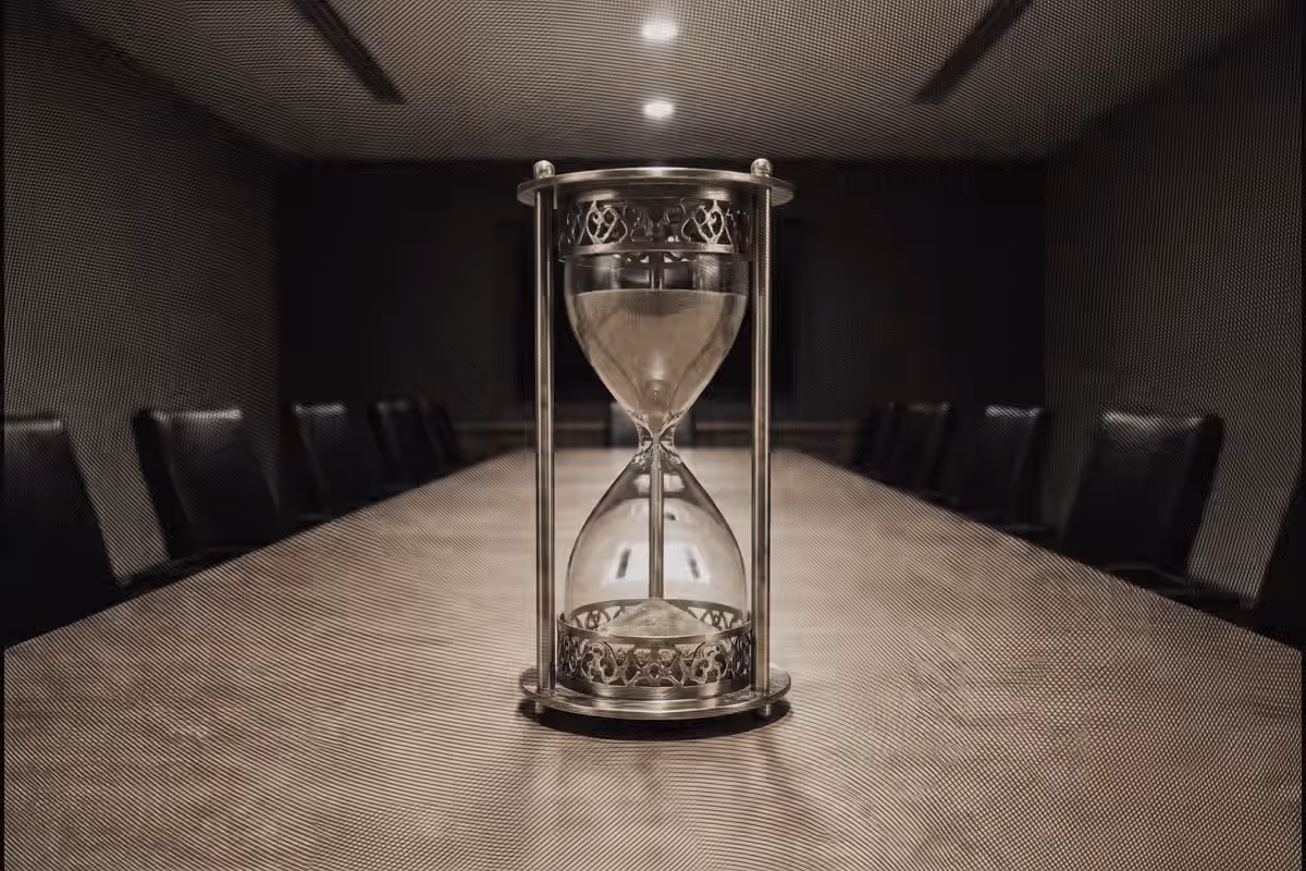 Reuniones inútiles: convocar es el reflejo, decidir es el trabajo